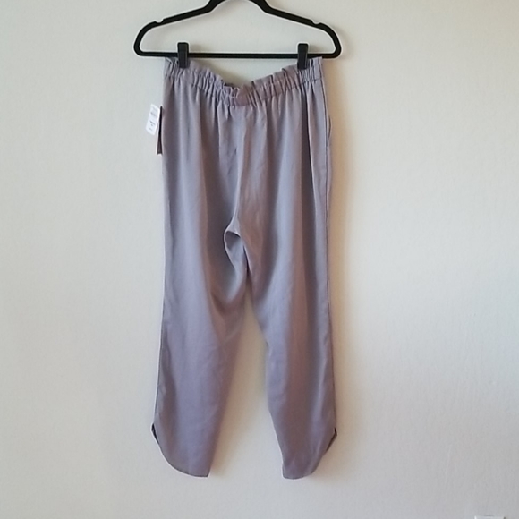 NWT Nanette Lepore Soft Pleated High-Waist Cropped Pants in Silver - Picture 8 of 8